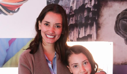  Paloma González y Paloma Artolózaga.