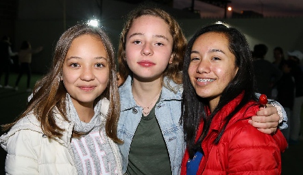  Silvana, María e Isabel.