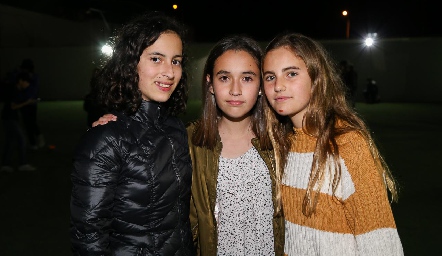  Daniela, Sofi y Camila.