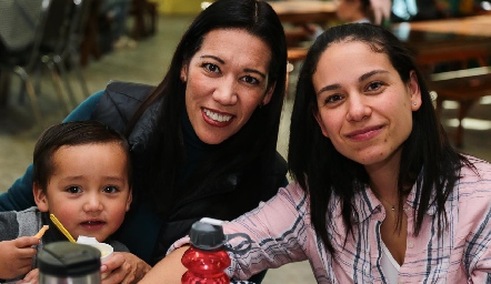  Joaquín, Ana Monreal y Ximena Ortega.
