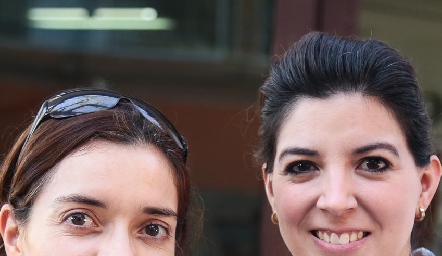  Vanessa Juárez y Miriam Campos.