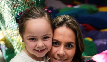  Mariaemilia Heinze y Michelle Zarur.