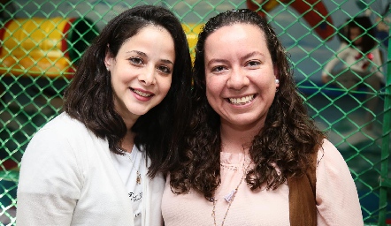  Adriana Ramón y Pilar Flores.