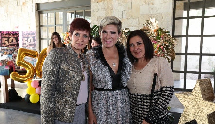  Verónica, Margarita y Paty Padilla.