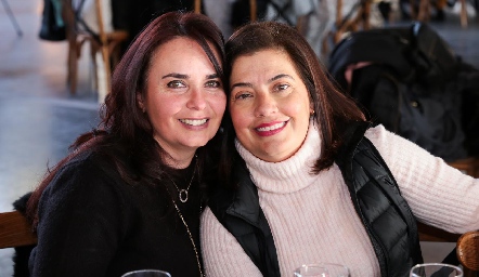  Isela Delgadillo y Rosy Romero.