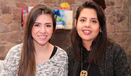  Tania Guzmán y Alicia Laredo.