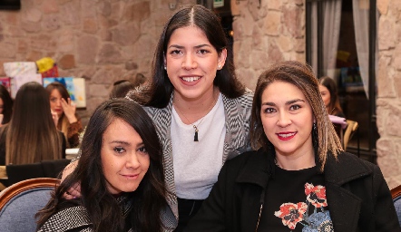  Mariana Gallegos, Lupita Jasso y Roxanne Olvera.
