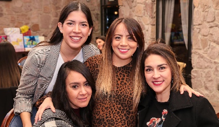  Mariana Gallegos, Lupita Jasso, Nelly Hernández y Roxanne Olvera.