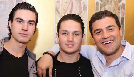  Miguel, Agustín y Emilio.