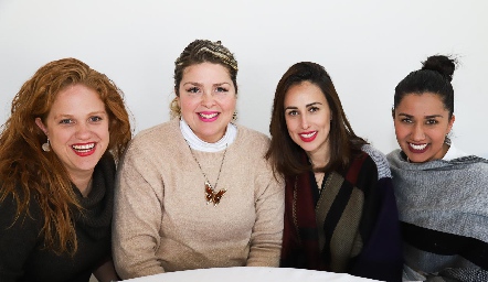  Elisa Vilet, Karla Vilet, Ale Ortega y Carla Salinas.