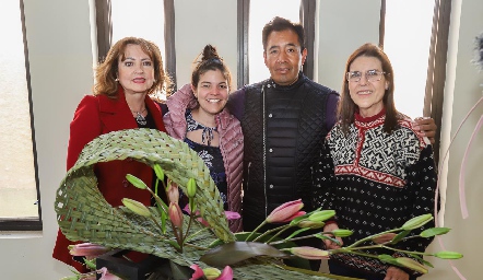  Marilú de Paredes, Maggi Villalobos, Eleazar Escobar y Tere Cuesta.
