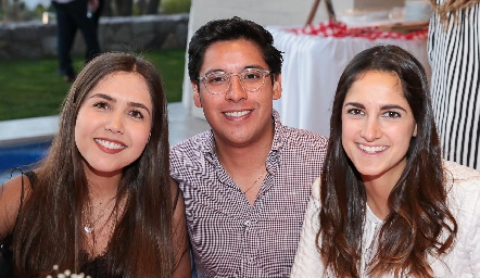  Fernanda Mena, Pedro Pérez y Paola Bulle.