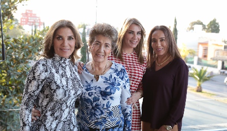  Susana, Chuyina, Verónica y Lorena Herrera.