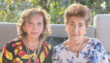  Carmela Alonso y Chuyina Herrera.