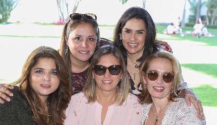  Vianey Martínez, Lupita Quibrera, Sara Berrones, Verónica Sánchez y Verónica Dávalos.