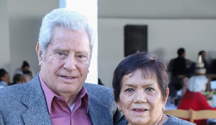  Ricardo y Juanita Quibrera.
