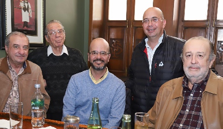  Alejandro Córdova, Pepe González, Guillermo Meade, Ricardo Meade y Evaristo Lafuente.