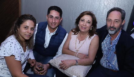  Fernanda Torrescano, Alejandro Pizarro, Cristina y Alejandro Pizarro.