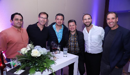  Jorge Valdivia, Carlos Celis, Iván Argüelles, Alex de la Torre, Daniel Dana y Alberto Celis.