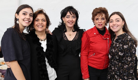  Julieta Contreras, Conchita Maza, Marusa Maza, Lorena Maza y Jimena Contreras.