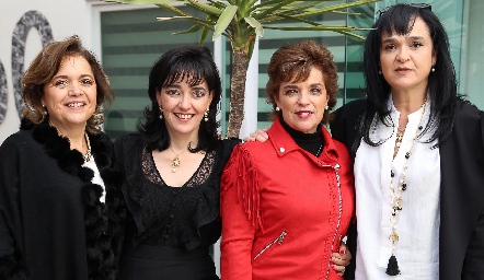 Conchita Maza, Marusa Maza, Lorena Maza y Carmela García Rojas.