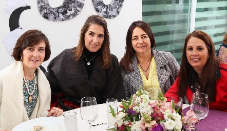  Mary Carmen Bárcena, Mónica Leiva, Maggie Labarthe y Guadalupe Díaz.