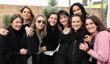  Beatriz Carpizo, Rosy Rodríguez, Roxana Serna, Montse Gómez, Marusa Maza, Pato Rodríguez, Sandra Burgos y Lupita Bárcena.