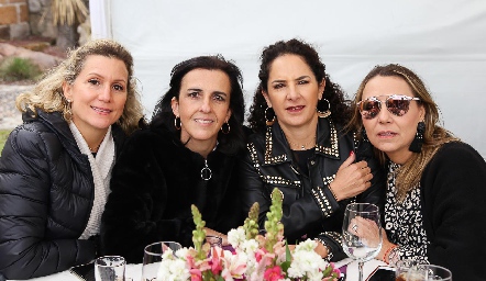  Pupi García, Montse Gómez, Alejandra Meade y Roxana Serna.
