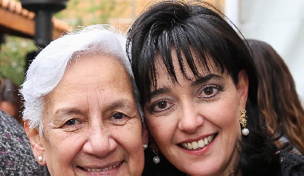  Maye González y Marusa Maza.