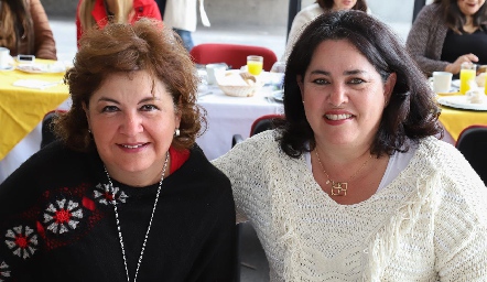  María del Carmen Ramírez y Geraldina Cernuda.