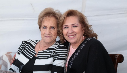  Luz María Martell y Yuye Soria.