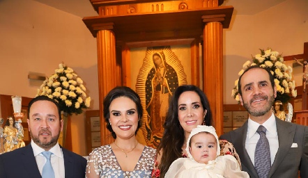  Franco con su familia y padrinos.