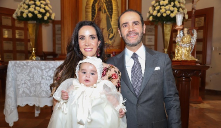  Franco con sus padrinos Adriana Cázares y Javier Díez de León.