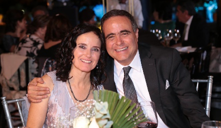  Alejandra Gutiérrez y José Cabrera.