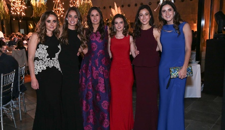  Gaby, Paloma y Alejandra Díaz Infante, Melissa Meade, Tere Mancilla y Miriam Díaz Infante.
