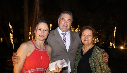  Patricia Vilet, Mauricio y Alicia Ress.