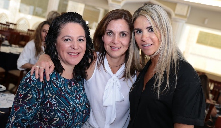   Alicia Del Peral, Rocío Nieto y Gaby González.