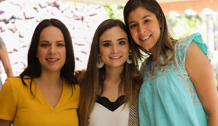  Daniela Camacho, Daniela Tello y Alejandra González.
