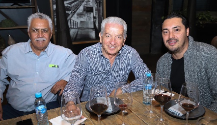  David Montoya, Carlos Quintanilla y Roberto Fuentes.