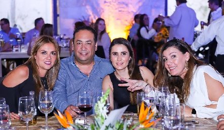  Beatriz Villegas, Evaristo Lafuente, Lourdes Orozco y Consuelo Fernández.