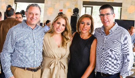  Enrique y Verónica Minondo, Karina y Mauricio Alcalde.