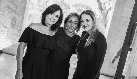  Ana Laura de Treviño, Karina Ramos y Lorena Rodríguez de Martínez.