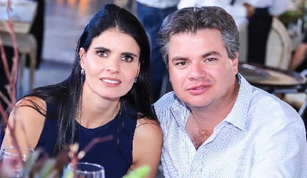  Liz Alcalde y Gonzalo Zermeño.