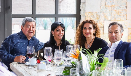  Gerardo Gómez, Elvira Correa, Roxana López y Héctor Herrera.