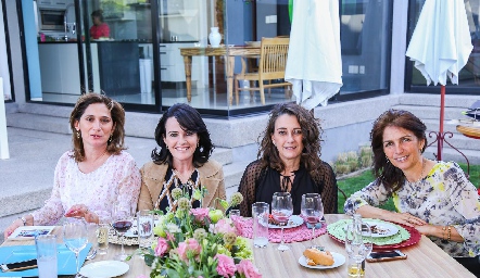  Mónica Leal, Lourdes Gómez, Gloria Martínez y Claudia Canales .