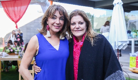  Las hermanas, Nuria y Montse Lozano.