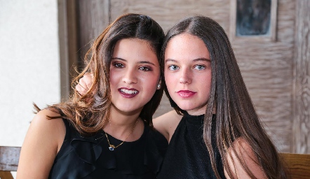  Isabela Navarro y Danna Benavente.