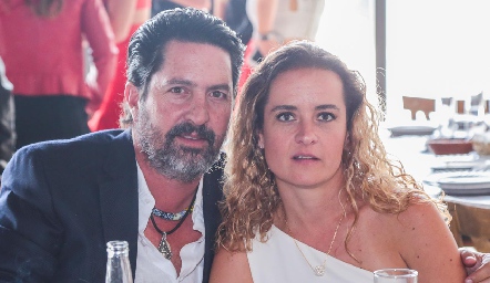  Alonso Cuevas y Fernanda García.