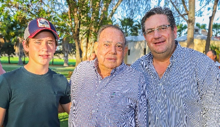  Tres generaciones de Jacobo Payán.