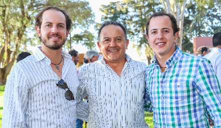  Octavio, Octavio y Santiago Aguillón.